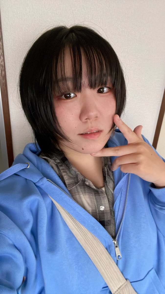 ivsan5252's tweet photo. おはようさまっ！☁️
今日もバイトッ！
終わったら小岩で朝までバー出勤！
@PD_Double_Lon 
10月もイベント満載なのでぜひぜひ遊び来てください！

いってきます！👋
 #ダブロン
 #小岩パチバー https://t.co/qB4VClJXIz