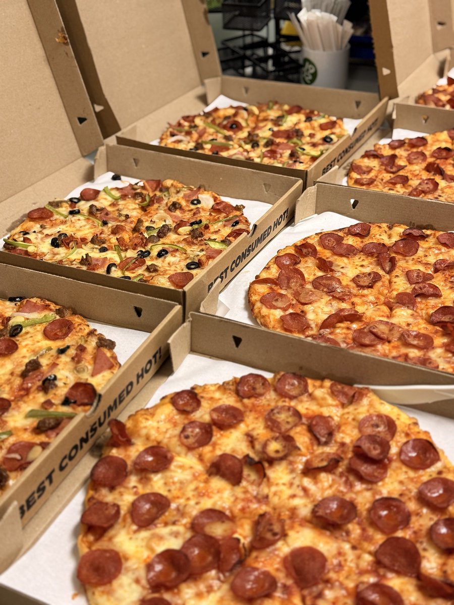 1902software's tweet photo. 28 years of making IT happen 💚

A big thank you to everyone who’s been part of our journey. It’s been an incredible 28 years, and we’re looking forward to what’s next.

Ending the week the best way we know how: with the team and plenty of pizza! #Team1902 #1902Software https://t.co/3D4QDkk4iP