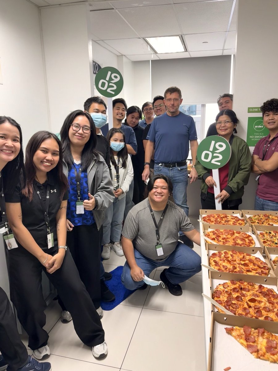 1902software's tweet photo. 28 years of making IT happen 💚

A big thank you to everyone who’s been part of our journey. It’s been an incredible 28 years, and we’re looking forward to what’s next.

Ending the week the best way we know how: with the team and plenty of pizza! #Team1902 #1902Software https://t.co/3D4QDkk4iP