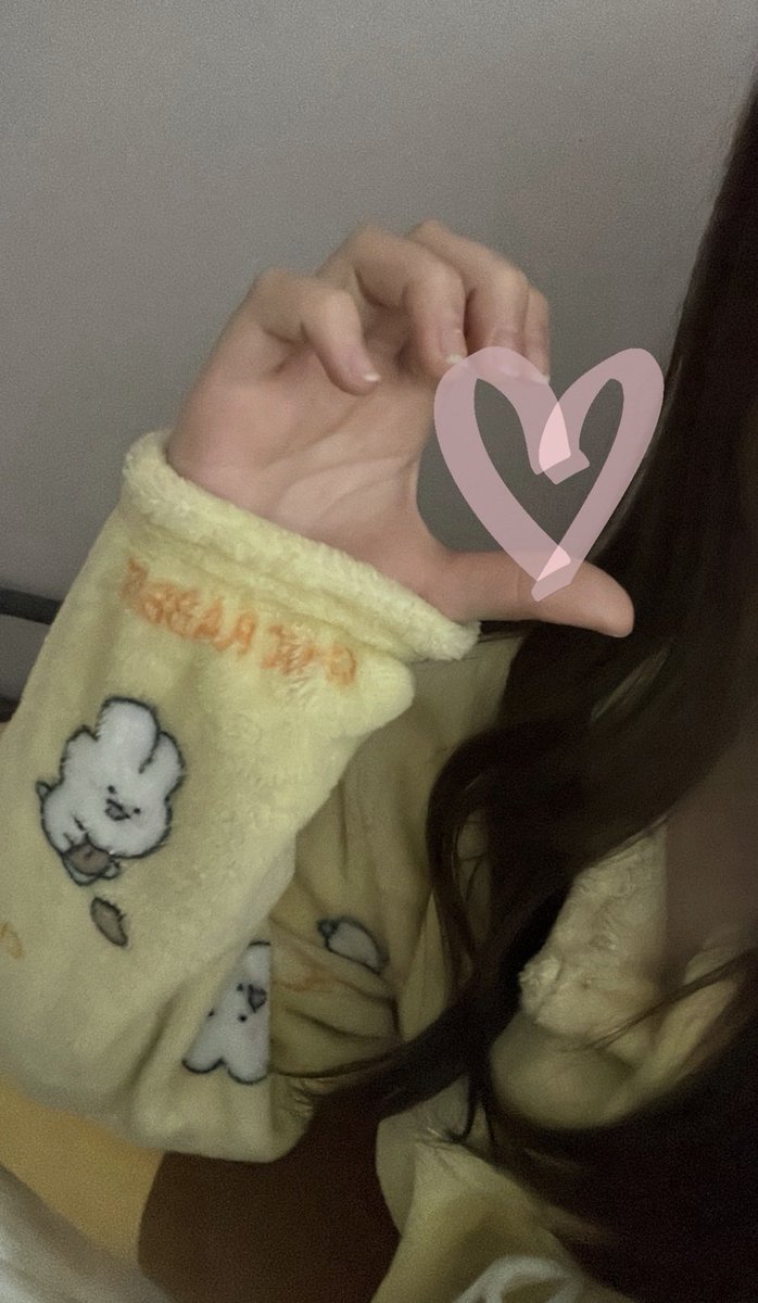 ____xinx7's tweet photo. 살 쪗 다 . . https://t.co/ZiZ7KvHYhf