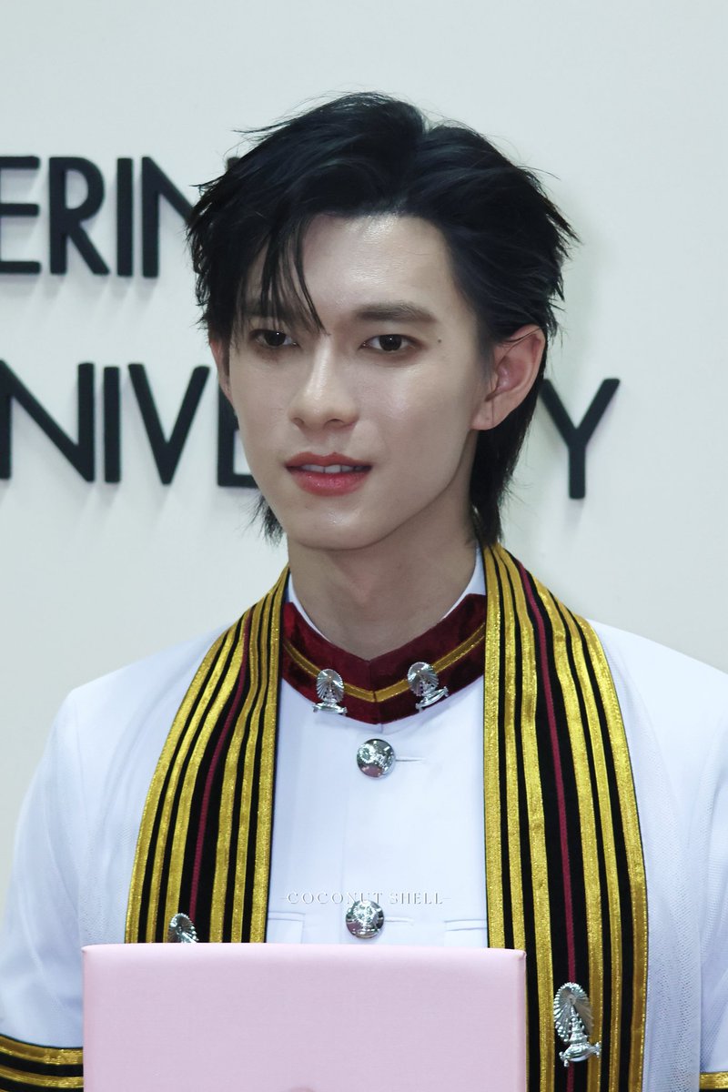 shellofcoco's tweet photo. #PoohGraduationDay 
#ppoohkt @ppoohkt

🎓 https://t.co/z9q2Ta3flM