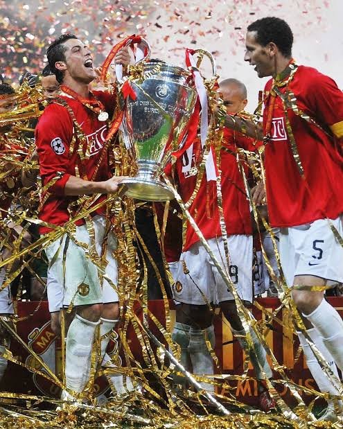 David_Ornside's tweet photo. 🚨𝗠𝗔𝗝𝗢𝗥 𝗕𝗥𝗘𝗔𝗞𝗜𝗡𝗚: If Barcelona are found guilty of the Negreira case by UEFA, they will strip off of all their Titles and Manchester united will be announce winners of 2009 and 2011 UEFA champions league winners.

Juventus will also be announce 2015 champions league winners as well.