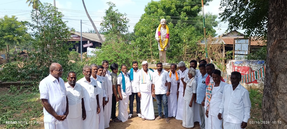 ezhil_gowtham's tweet photo. ஒரத்தநாடு நகரம் &amp; வட்டார காங்கிரஸ் கட்சி சார்பாக தேசத்தந்தை மகாத்மா காந்தி பிறந்தநாள் &amp; தமிழகத்தின் தலைசிறந்த முதல்வர் பெருந்தலைவர் காமராஜர் நினைவுநாள் முன்னிட்டு

மகாத்மா காந்தி &amp; பெருந்தலைவர் காமராஜர் சிலைகளுக்கு மாலை அணிவித்து மரியாதை செலுத்தப்பட்டது. https://t.co/6zO7M8mWCQ