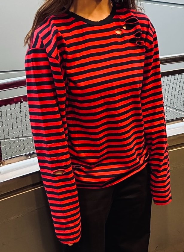 okuba_010101's tweet photo. ♦︎the奥歯’s Tシャツ 🆕
¥3,500
シュントMサイズ/ハルマLサイズ着用

♦︎ダメージボーダーロンT 🆕
¥5,000
ONE SIZE
※古着加工をしているため個体差があります

《model》
シュント/ ハルマ▶︎身長170cm
スタッフ▶︎身長156cm

先行物販 16:30-17:30 https://t.co/3iz2evnNhM
