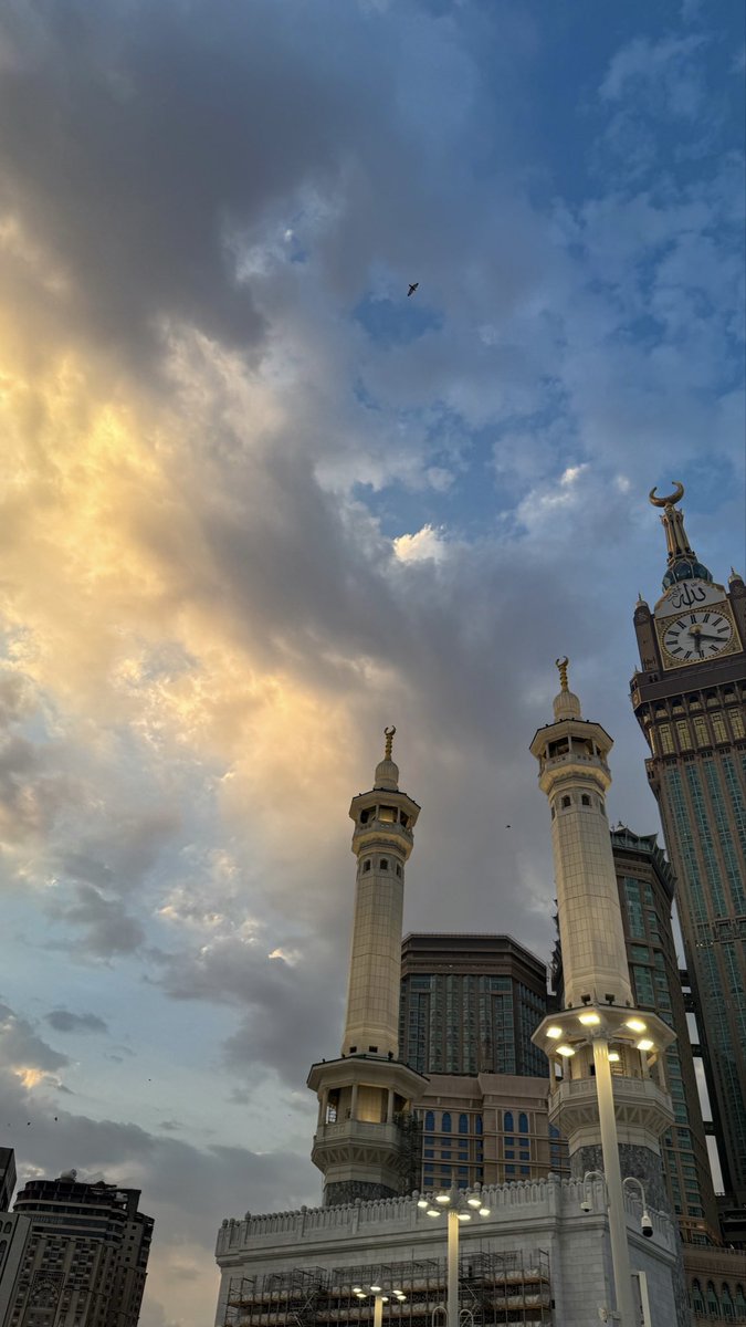 wasim_dr's tweet photo. Makkah today at dawn 😭💛🧡 https://t.co/xGdWD83dW7