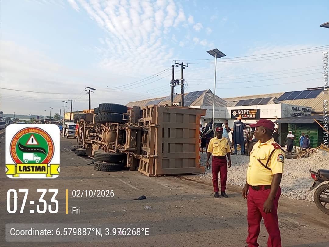 followlastma's tweet photo. [7:48AM]
#Epe
#Ayetoro
#IncidentReport

Picture of a Fallen loaded truck due to a brake failure at Ayetoro junction inward Epe Marina Epe.

A Tow Vehicle is expected to arrive soon for its recovery while our officials and men of the Nigerian Police Force are on ground doing the needful.
#FollowLASTMA
@lagostraffic961 
@trafficpalava