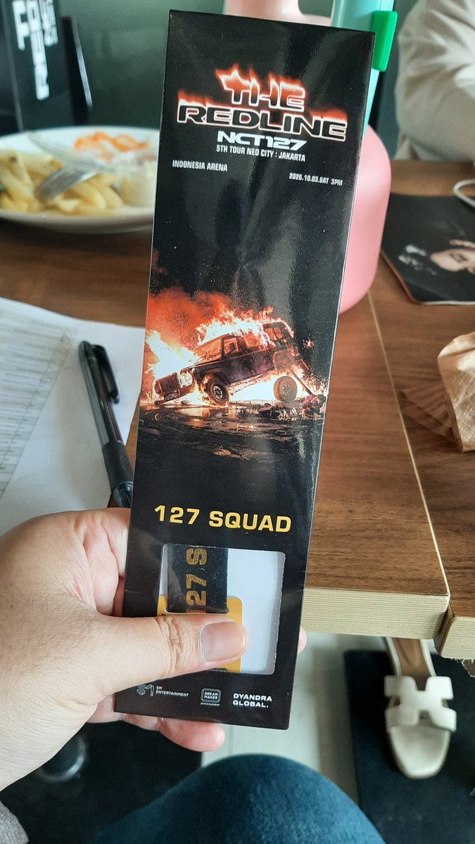 forjenana's tweet photo. Yang section 127squad box tempat tiketnya cakep dah. Kayak tempat kebab 🤣 https://t.co/DBYJ64pBeJ