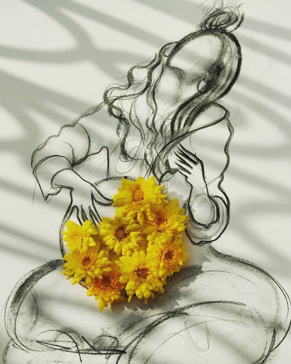 _myartjournal's tweet photo. My taste in music and fondness for flowers enhanced multifold in my devotion journey. It felt unreal as things I earlier thought were out of reach and cliche were in my heart. I appreciated myself as a feminine embodiment. I felt safe in my body. #Devi https://t.co/ucslpcypRv