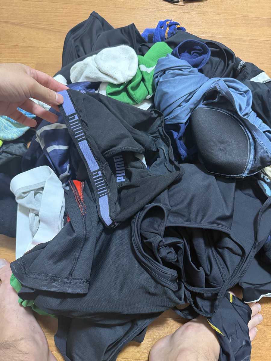 taikukai_ura2's tweet photo. 何かに使えるかと思って、過去にハメ撮りした方の下着やユニフォームを買取してました！

近々引っ越しをするため、こちら欲しい方いますか？？

欲しい方はRTとコメントお願いします！

めんどくさいので物は選べませんがテキトーに詰め合わせます！

こちらから何人かにDMさせていただきます！ https://t.co/gQQBrWUZ6v