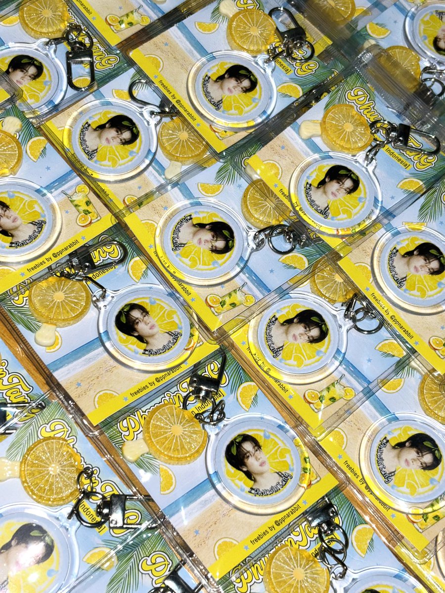 ppnarabbit's tweet photo. lemontang keychain preview for  #2026Phuwin1stFanconinIndonesia tomorrow!

lets All In tomorrowwww! see u yeorobun!!!!🏃🏻‍➡️🍋🧊💛 https://t.co/SQm7ifcN1S