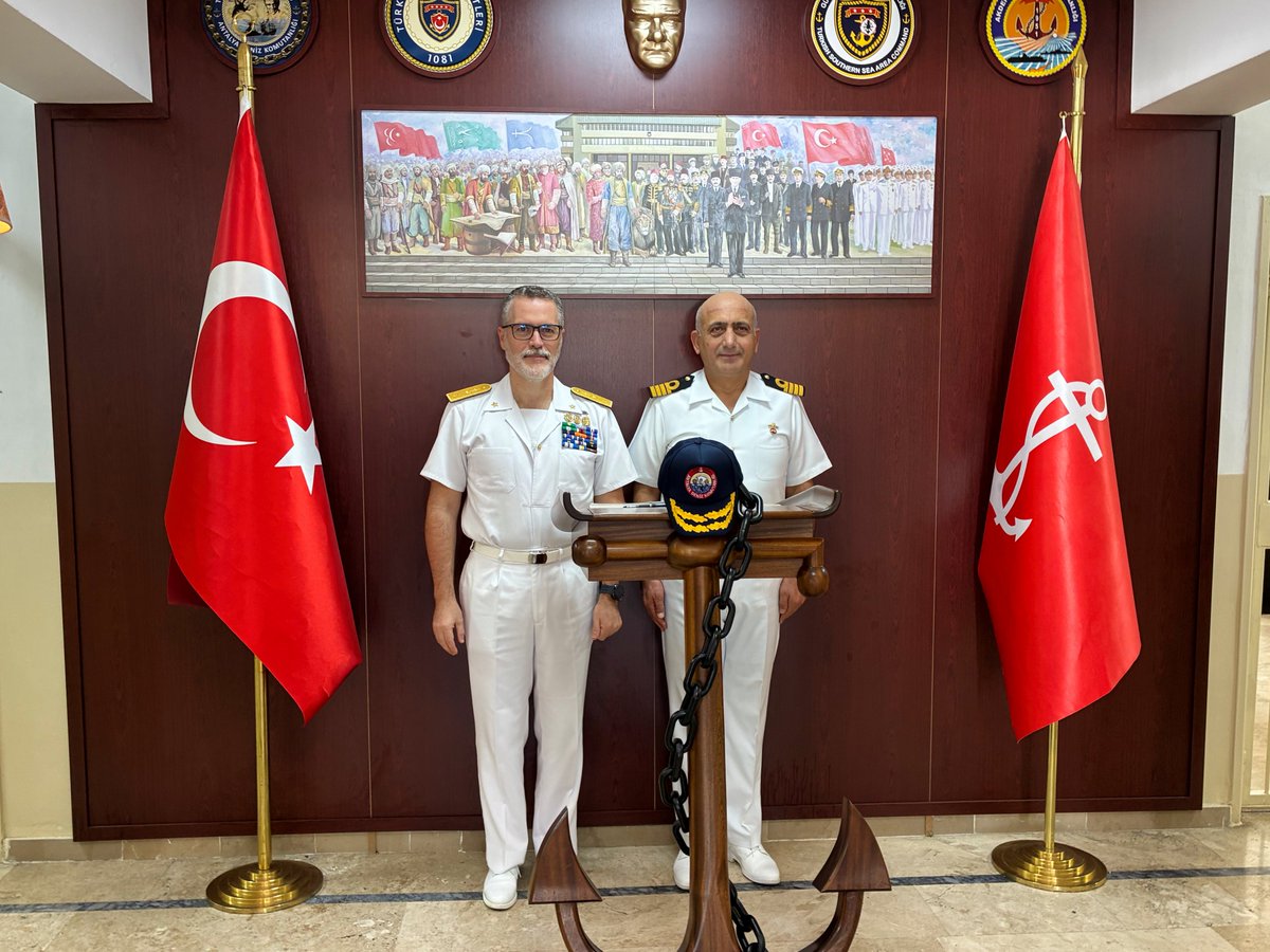 ItalianNavy's tweet photo. Nell’ambito della sosta ad #Antalya di Nave #LuigiRizzo, flagship dell’Operazione #MediterraneoSicuro, il Comandante Tattico dell’Operazione, CA. Cristo Salvatore Traetta, ha incontrato il Governatore e il Comandante della Base Navale.

L’incontro ha costituito una preziosa occasione per rafforzare la #Cooperazione tra due Marine che operano nel Mediterraneo. 

#IlGrandeEquipaggio