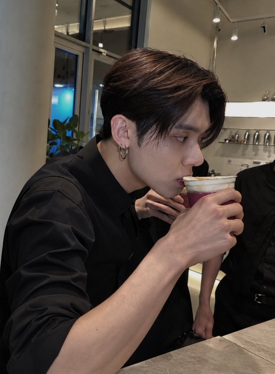 beomzztxt's tweet photo. yeongyu / beomjun local narrative au 🔞
(yeonjun x beomgyu)

Lupa Jam Pulang?

by: @beomzztxt
cw on alt &amp; au

👇🏻
https://t.co/4R9SNqDy8a https://t.co/EZLQfhNPNj