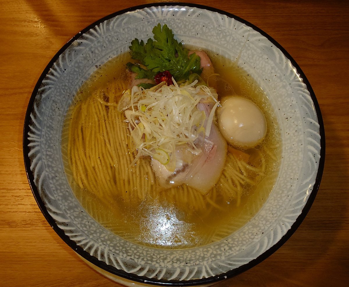 jun_k_box's tweet photo. 2026年、ラーメン
47杯目、RAMEN 紫苑(高田馬場)
味玉塩拉麺(1450円) https://t.co/7A2AIGRBth