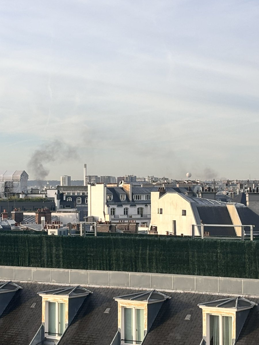 saucrocc2_eme's tweet photo. Le ciel de Paris ce matin
Nos #Lycéens ont du talent.
#blocage https://t.co/23Mr4o8ZpM