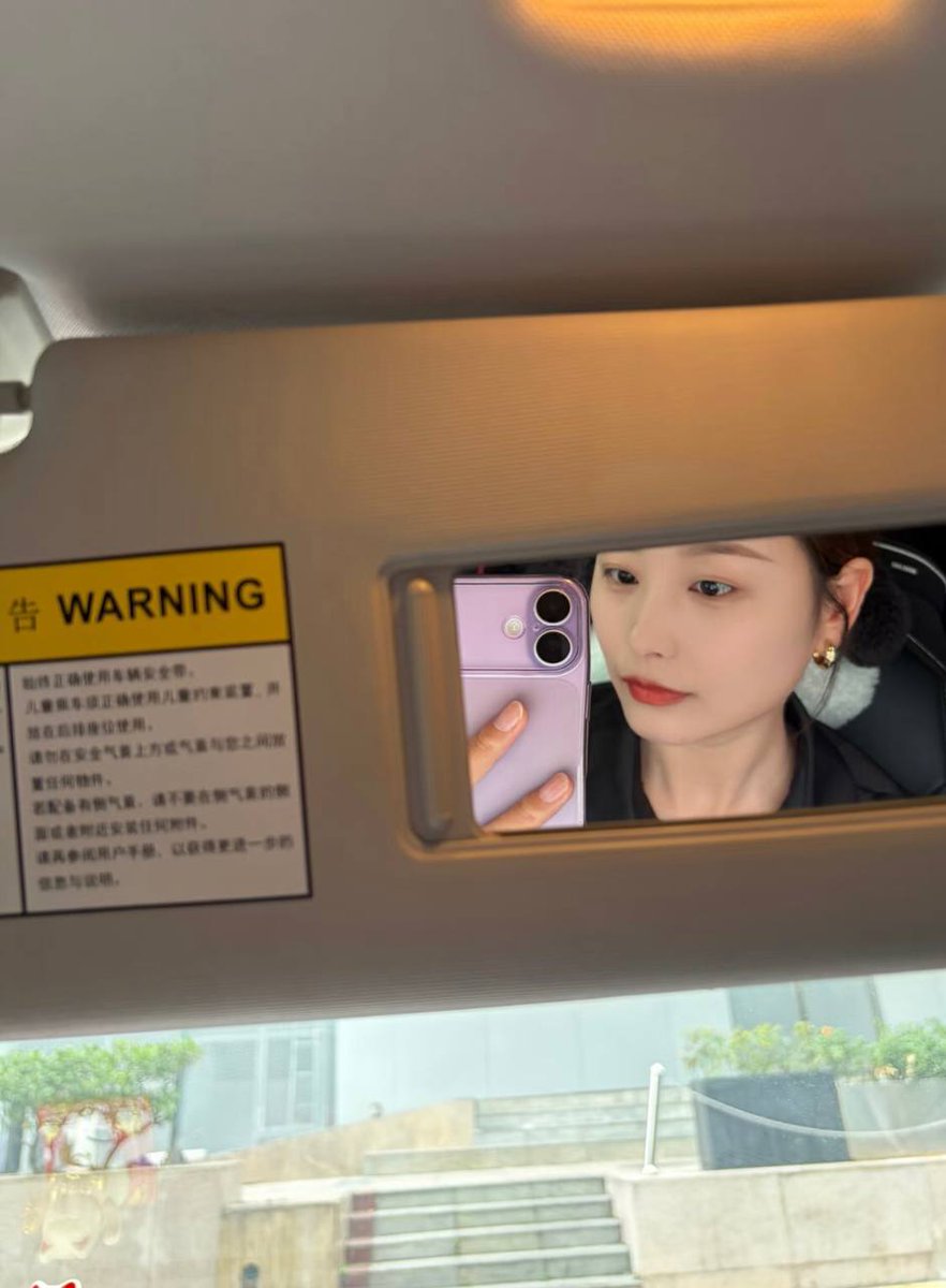 JDimezFans's tweet photo. 我的朋友和客户有事的时候嫌我小不靠谱，一到假期没事的时候嫌我老不带我出去玩。带上眼镜会不会比较成熟靠谱点，反正幼态不了就大大方方成姨吧~ https://t.co/E8fHf6n3Qa