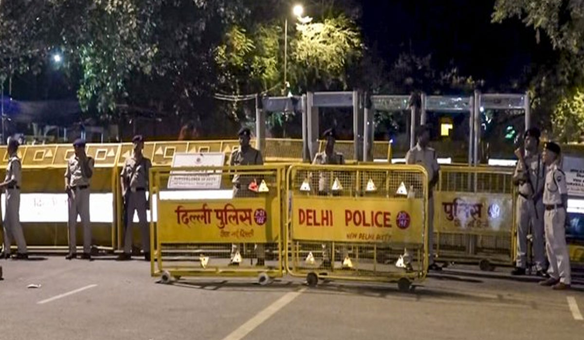 MunsifWebDesk's tweet photo. *Section 163 imposed across New Delhi; several metro station gates closed ahead of Jantar Mantar protest*
#DelhiPolice #Section163BNSS #NewDelhiProtest #JantarMantarProtest,
https://t.co/WqESg3VYY7 https://t.co/cnLijNlOVD