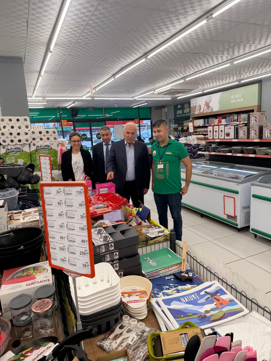 tarimkredi's tweet photo. Tarım Kredi Genel Müdürü Hüseyin Aydın ve Genel Müdür Yardımcısı Mehmet Okan Ateş, Mardin’in Artuklu, Derik ve Mazıdağı ilçelerinde yer alan  KOOP Marketleri ziyaret ederek çalışmalar hakkında bilgi aldı. https://t.co/cfeeOeIOBB
