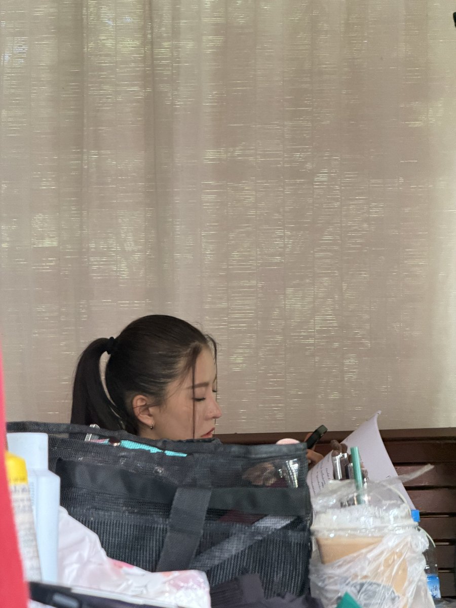 mel_cc34242's tweet photo. The person she is and the photos she posted :) Caring but shy. Ahhh my type. I fear not.   

#Puioonbint #thongsbaby #bintsireethorn #puinoonwrsr #khomkhlangtheseries #ข่มขลังตอนที่ https://t.co/ynlbuWviKh