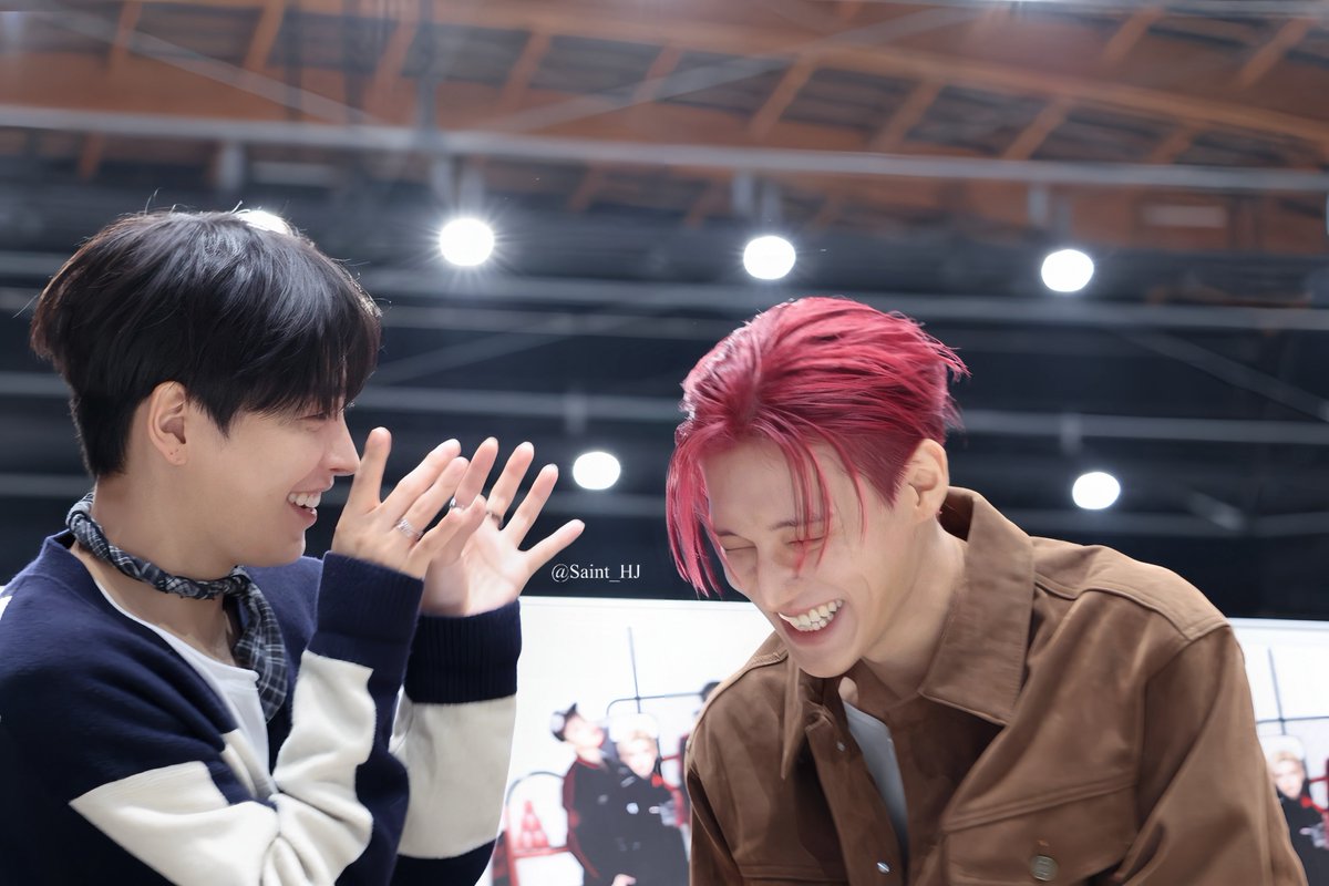 byAon2's tweet photo. 나 ㅈㅉ 쓰러진다.
토파즈의 축복이 끝이 없다.
김홍중님 우영이- 울룰루까꿍-중이심. https://t.co/bMQ3IfAIlX