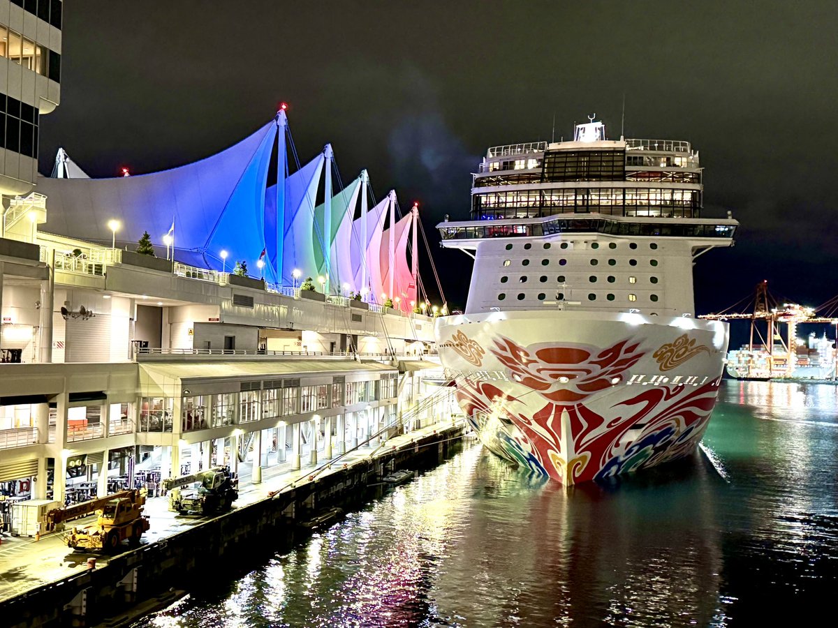 Kent_YVR's tweet photo. Another massive cruise ship in the last few days of @PortVancouver ‘26 season. @CruiseNorwegian - Norwegian Joy leaving overnight for Los Angeles 😎 167725 Tons https://t.co/Zf8a2x7dRK