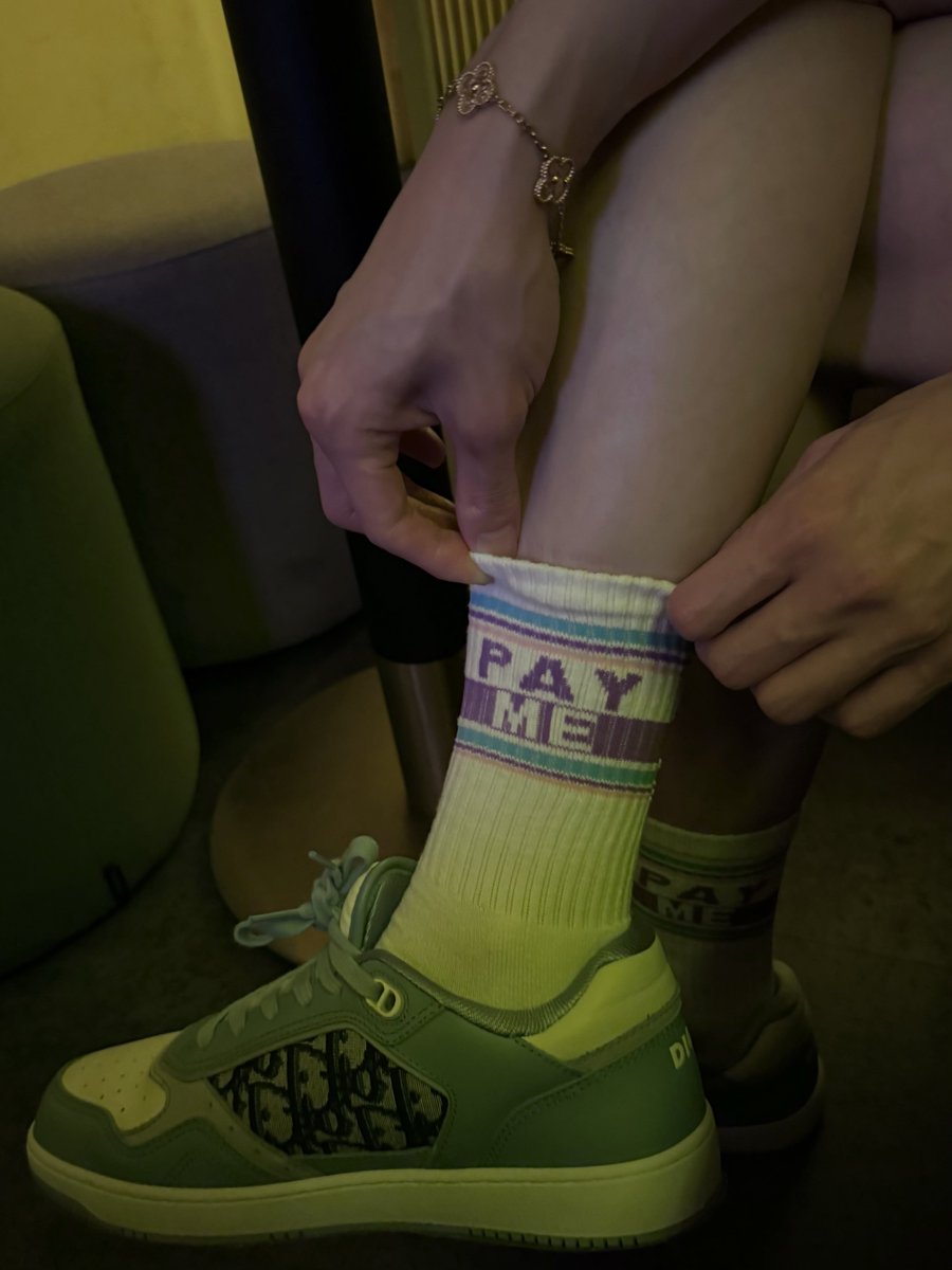 TrophyBoySG's tweet photo. The socks said it, not me. 🧦🤭 https://t.co/YEG0Cp2Dv9