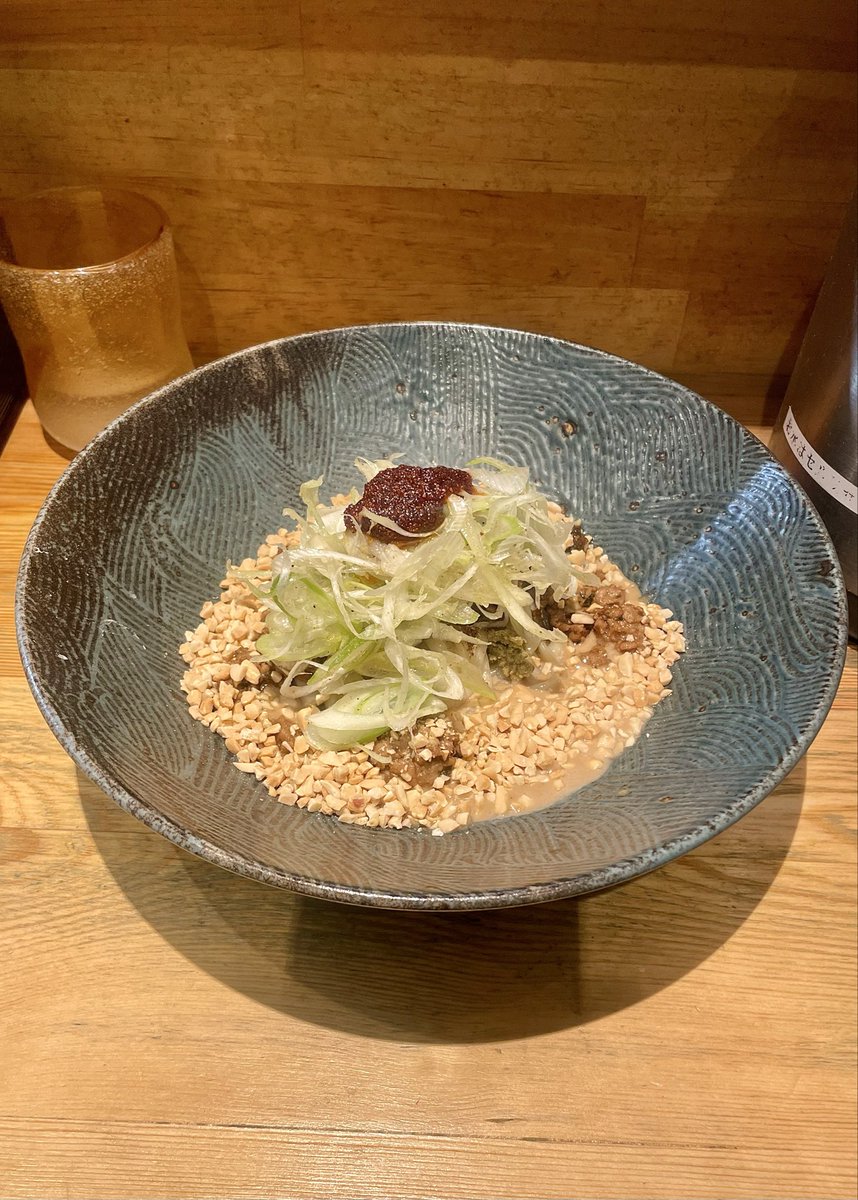 YoshikiyoI's tweet photo. 日本橋朱鷺 @nihonbashi_toki 9月限定→10月延長「汁なし担々麺」2杯目!本日は辛さチョイ増しでオーダー、1杯目よりも明らかに痺れ＆辛さが増し、コクのある混ぜダレにキレが加わり美味しさも倍増!当然、 昆布酢＆追メシで大満足！店長ご馳走様でした！#日本橋朱鷺 #ラーメン https://t.co/BDpBgsTO1N