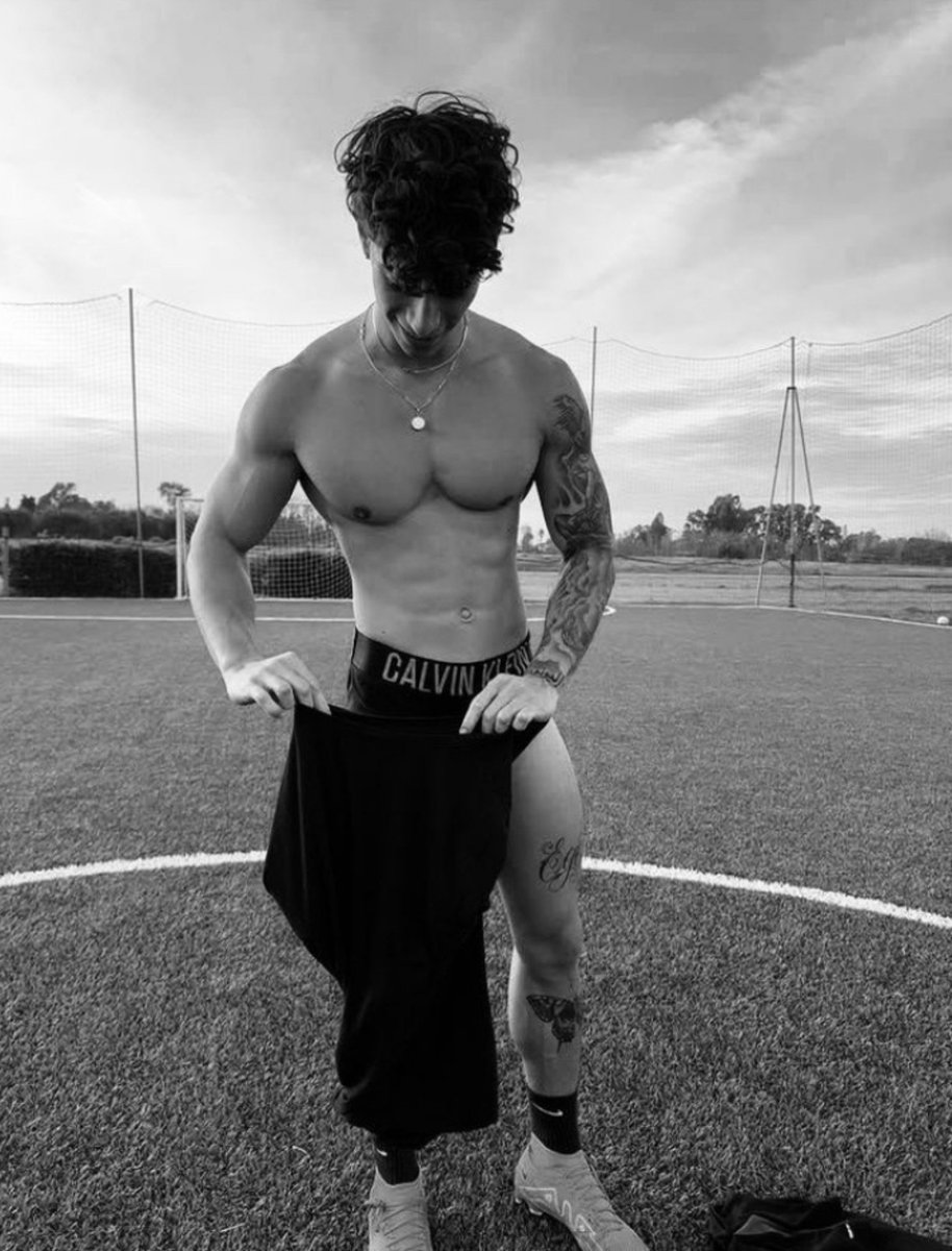 mattiahja's tweet photo. Today is another great day to serve me. Just what I deserve 👿 https://t.co/5Iw29m63Bu