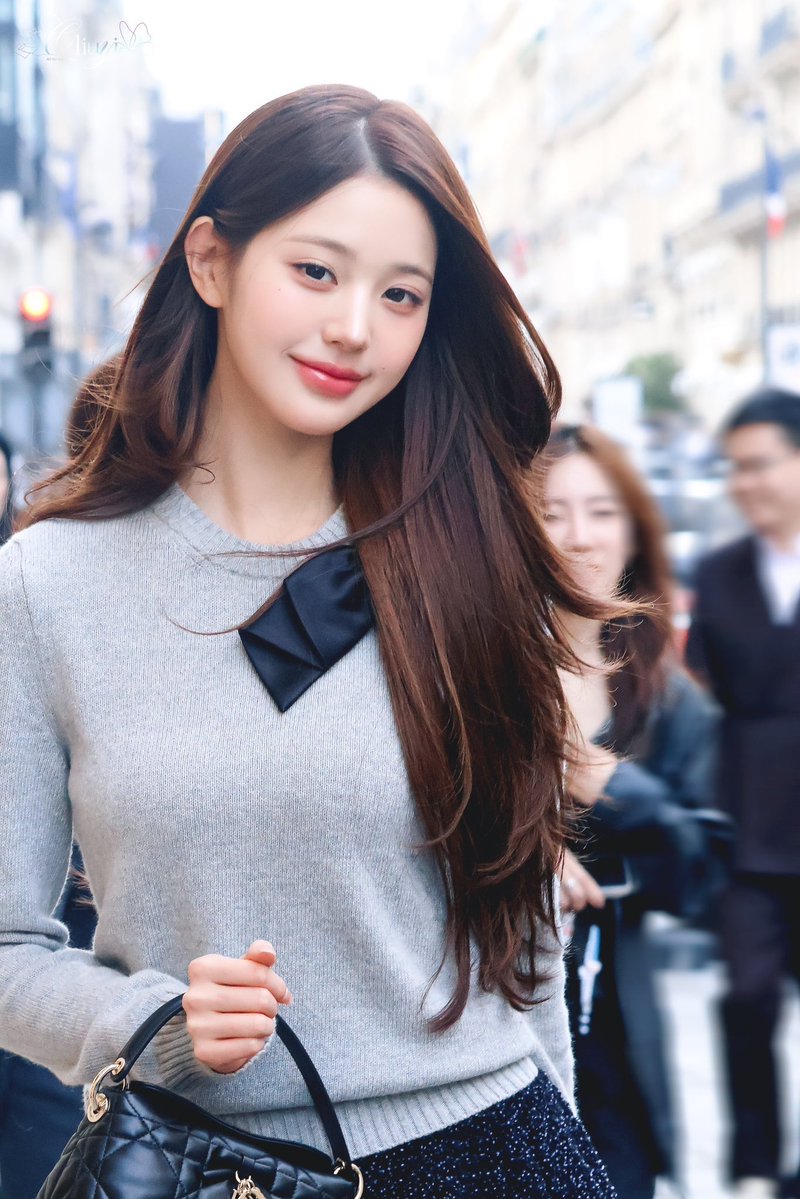 Jeasn0j3's tweet photo. WONYOUNG IN DIOR
#WonyoungDiorSummer27
#JANGWONYOUNG
#WONYOUNG
#DiorSummer27 @Dior https://t.co/lJj8Qa0E2k
