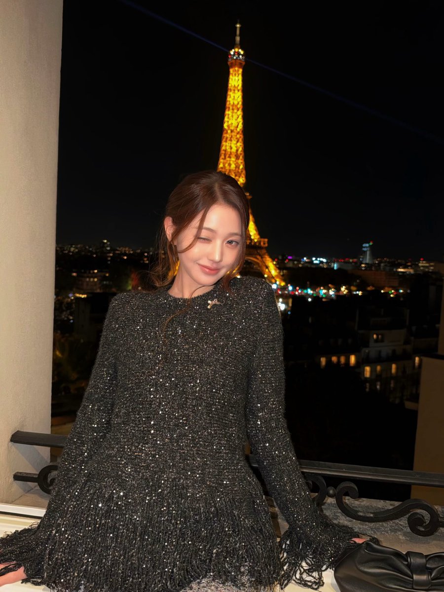 Jeasn0j3's tweet photo. WONYOUNG IN DIOR
#WonyoungDiorSummer27
#JANGWONYOUNG
#WONYOUNG
#DiorSummer27 @Dior 
♕♛ https://t.co/tjGwkUch0U