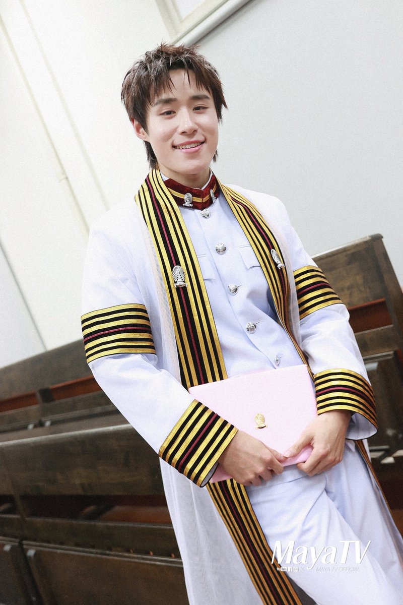 mayaonline2002's tweet photo. Snapshot #MAYATVOFFICIAL | บัณทิตใหม่รั้วจุฬาฯ “นัท ธนัท” #nnutdan วง #LYKN สำเร็จการศึกษาระดับปริญญาตรี  International School of Engineering (ISE) สาขา Nano Engineering 💐🎓

CELEBRATING NUTDAN
#GraduateNutdan https://t.co/ozlJaHhx9U