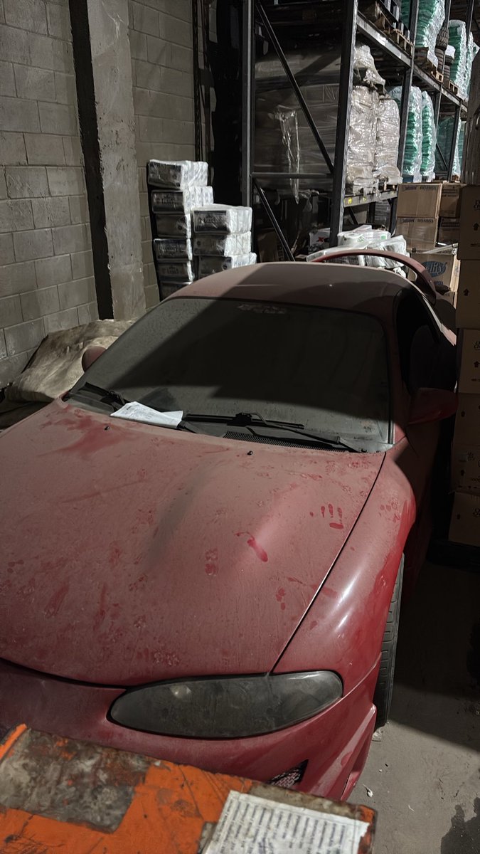 SasukeCoringao's tweet photo. Krl DUNADA um eclipse 95 abandonado aqui no fundo https://t.co/Voyr63pDeY
