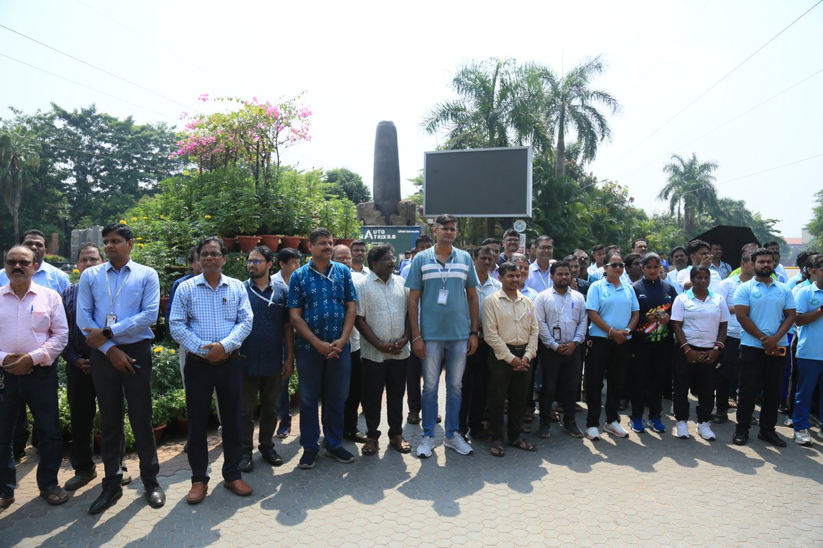 KIITUniversity's tweet photo. We at KIIT came together to commemorate Gandhi Jayanti, honouring Mahatma Gandhi and his enduring message of truth, non-violence, peace and service. https://t.co/CuXYmzvMAa