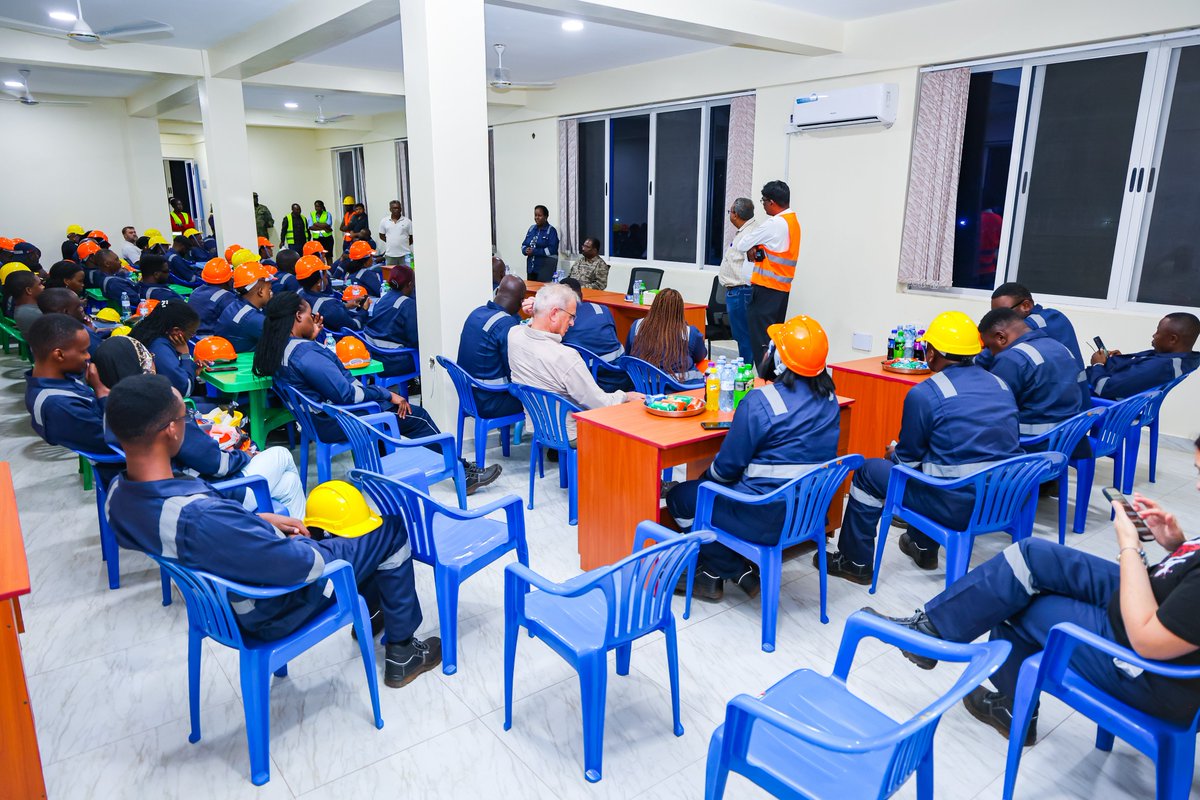 UgandaChamber's tweet photo. SEEING TENFOLD GROWTH IN ACTION.
#Devki Steel Project in Tororo
Minerals → Value Addition → Jobs → Industrial Growth.

This is the kind of transformation at the heart of Uganda’s Tenfold Growth ambition.
#MWC2026 #UCEM  @MEMD_Uganda @AshabaA @humfas @Patricia_Litho @PNyamutoro @DrMusenero @irenebateebe @kcbbankug @EcobankUganda