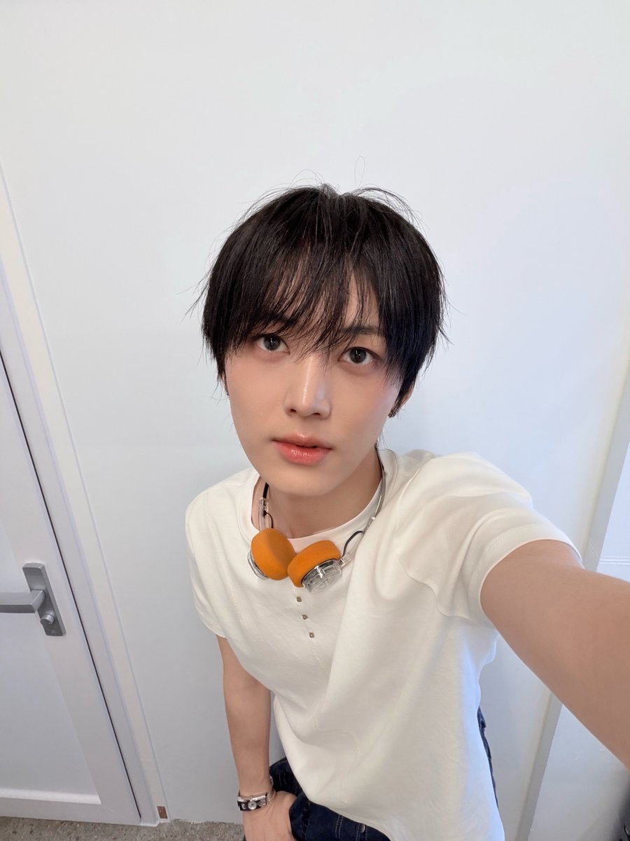 nouera_official's tweet photo. 💭_

[#린] Wow wow wow🤩 10월 도 화이팅하자!

#NouerA #누에라 #ヌエラ
#LIN https://t.co/MPRcsvNbFU