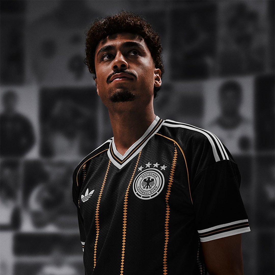soccershop_kamo's tweet photo. アディダス「ドイツ代表 2026 3rdユニフォーム」登場🇩🇪

サッカーショップKAMOでは、本日よりご予約受付開始。
※オンラインストア・Clubhouse by KAMO限定

詳しくはこちら🔽
https://t.co/jmH0PB0ujC

#adidas 
#KAMO https://t.co/1MIdkihHph