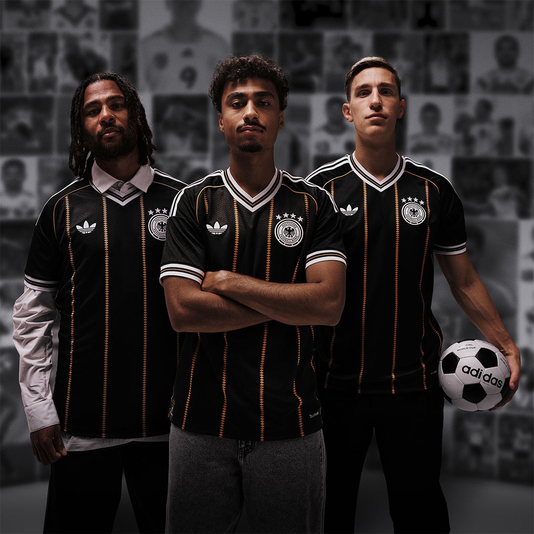 soccershop_kamo's tweet photo. アディダス「ドイツ代表 2026 3rdユニフォーム」登場🇩🇪

サッカーショップKAMOでは、本日よりご予約受付開始。
※オンラインストア・Clubhouse by KAMO限定

詳しくはこちら🔽
https://t.co/jmH0PB0ujC

#adidas 
#KAMO https://t.co/1MIdkihHph