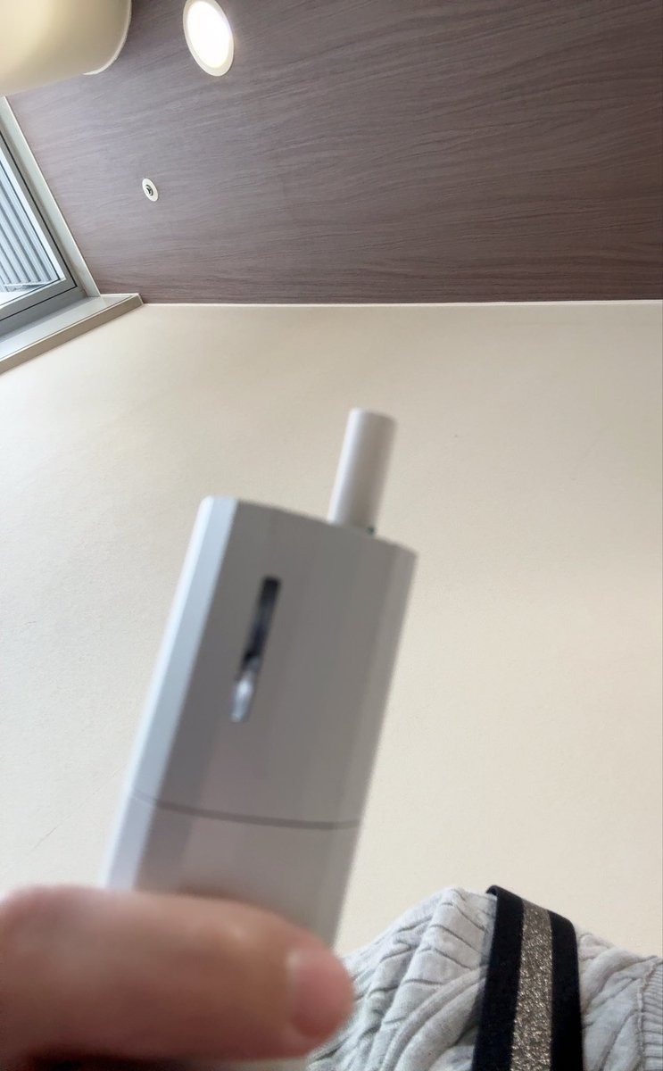SakeUdon_sub's tweet photo. 10月に入ってワイが吸っているリルハイブリッドのMIIXがカートリッジ含め70円の値上げ🚬😨

それにより1箱➕カートリッジ（大体一箱で1個いる）で740円😨

かなり希少かもしれないけどリルハイブリッドを吸っているみんな‼️
共に頑張りましょう🔥 https://t.co/YfHZV12xYW