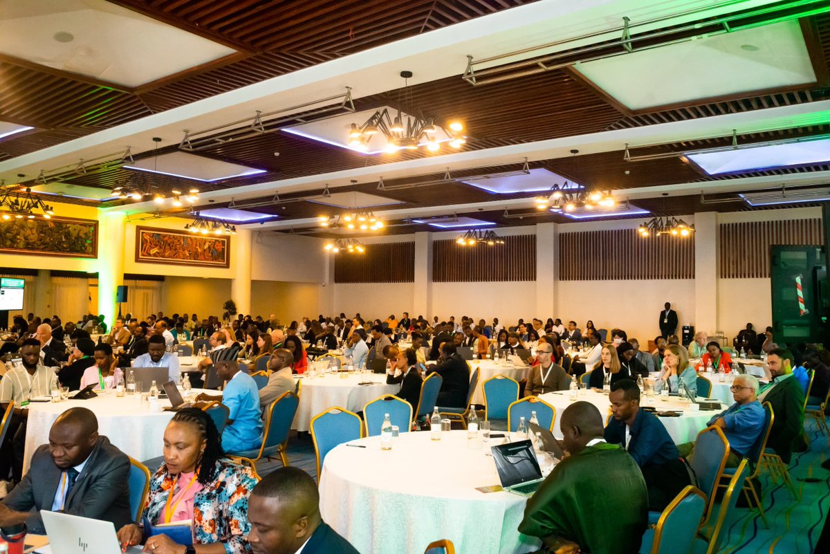 unimaecon's tweet photo. Ms. Amanda Chatata, Teaching Assistant in the Department of Economics, participated in the 8th African Conference of Agricultural Economists (ACAE8), held from 22–25 September 2026 in Nairobi, Kenya.
#ACAE8 #DoE #SLEG #UNIMA
@Gowokani11 @HappyKayuni https://t.co/rCyNzT1j1U