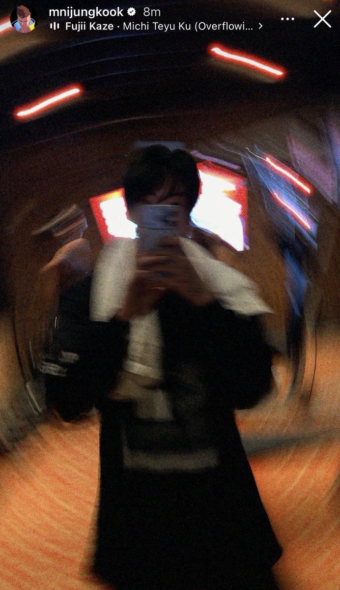 Taekooknvy's tweet photo. V Fujii Kaze You.          Jk Fujii Kaze Michi https://t.co/UnLwUFg9FT