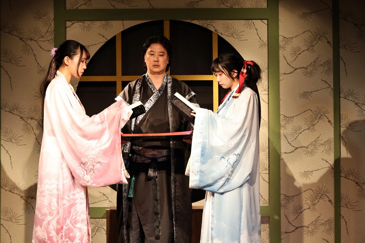 reichelu225's tweet photo. 昨日からかのゆくえの配信がスタートしております！！！！
詳しくは“花を織る”公式アカウントをチェックしてね🌸

🩷🖤🩵 https://t.co/2lz6FTmsHp