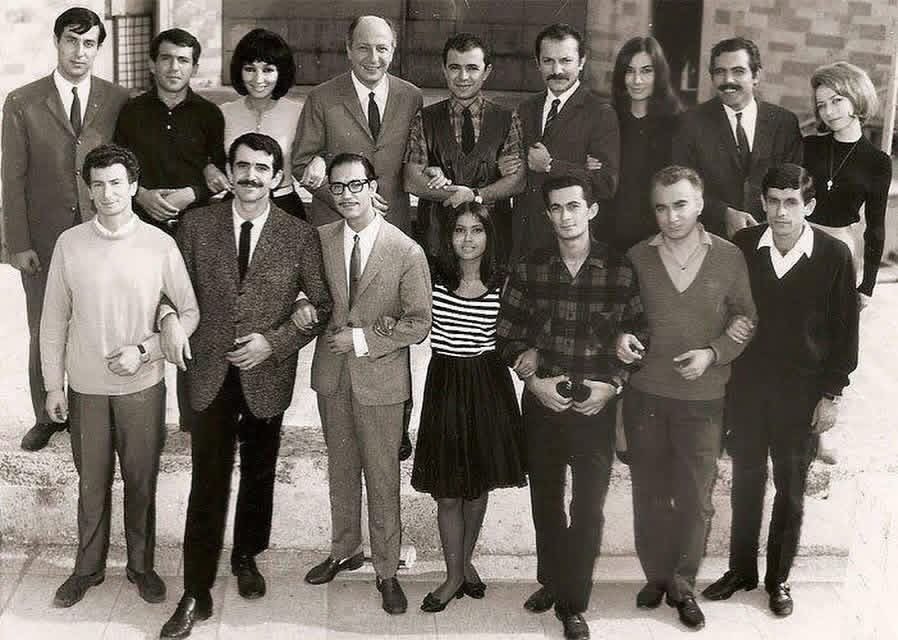 drjazz76's tweet photo. Keşanlı Ali Destanı (Haldun Taner)
Üst Sıra:Aykut Oray, Umur Bugay, Gülriz Sururi, Turgut Boralı, Engin Cezzar, Oğuz Oktay, Gülsen Tuncer, Şükrü Üstün, Nurdan Alpgiray
Alt Sıra:Muhsin Kurtaran, Ülkü Tamer, Orhan Aydınbaş, Beyhan Benek, İbrahim Alben, Zeki Dinçoy, Güner Namlı https://t.co/c4DtaFFP9h