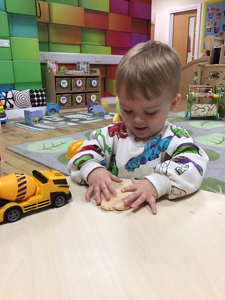 KincraigBabyRoo's tweet photo. On Wednesday we enjoyed using the diggers to make tracks in the play dough, we also used the cutters to make marks and we were very good at using our listening ears to follow simple instructions when she was asked to prod and poke the play dough. 🚜 #PD #EAD https://t.co/5w7ADIjJ1t