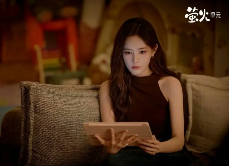 Asiavibe_72's tweet photo. The upcoming drama 《美人余》- Meiren Yu has officially announced its broadcast schedule. Starting October 9, the series will premiere on Tencent Video, followed by its television broadcast on Dragon TV from October 10. 
https://t.co/kEw9y5lqoA https://t.co/mWCQPAQqbB
