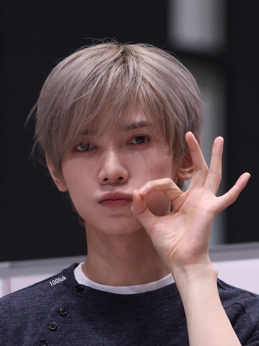 wooyowaifyu's tweet photo. kenapa mirip banget sih https://t.co/MUyghheF3C