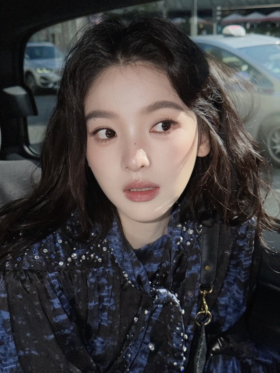 rruonans's tweet photo. Makeup Artist Yang Dan new xhs update with Zhang Ruonan

(1/3)

#ZhangRuonan #ZhangRuonanxIsabelMarant #IsabelMarantSS27 https://t.co/TuHJhJ7p6I