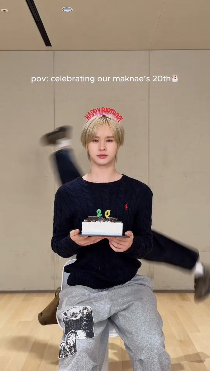 hxxpddx's tweet photo. ㅋㅋㅋㅋㅋㅋㅋㅋㅋㅋㅋㅋㅋㅋㅋㅋㅋㅋ
ㅋㅋㅋㅋㅋㅋㅋㅋㅋㅋㅋㅋㅋㅋㅋㅋㅋㅋㅋㅋ
뒤에 굴러가는 햎삐 뭔데 https://t.co/9v19XyNZVm