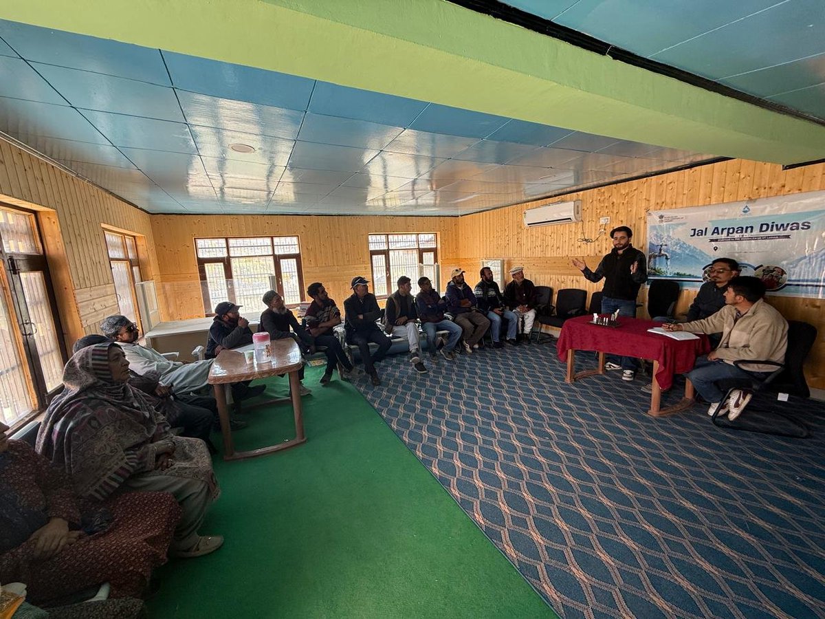 jjmkargil's tweet photo. Today, #JalArpanDiwas was observed at Ranbirpura, Drass, under JJM. An MoU was signed between PHED and VWSC members, reaffirming community ownership, responsibility and sustainable management of the water supply system. #JJMReformUtsav 
@jaljeevan_ @kksoan @ashokkmeena https://t.co/Yc1RM2Z3PV
