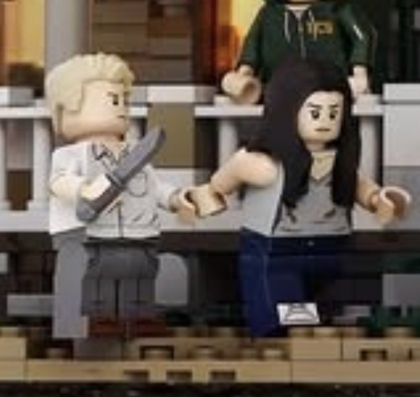 lesbiancr0w's tweet photo. LEGO MITHAN https://t.co/rExcDIoVOy