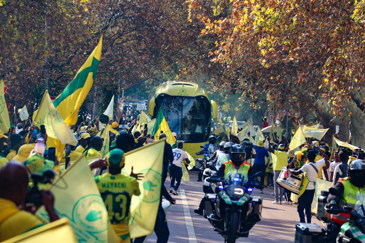 NunguSompisi's tweet photo. There is a documentary coming to profile @Masandawana winning the CAF trophy called the “Shoe shine and Piano” in the coming months 

There is a longer term project also in the pipeline that will excite the Masandawana family 

Soccer schools ✅
Development of soccer fields ✅ https://t.co/jbfA0tqrQa