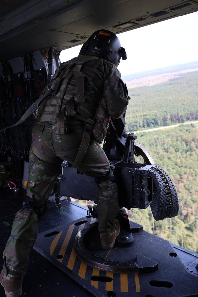 CGTAD_NRDC_ESP's tweet photo. #Picoftheweek From the air, supporting the mission.
#StrenghtinUnity #WeAreNATO https://t.co/3N04aV56gT